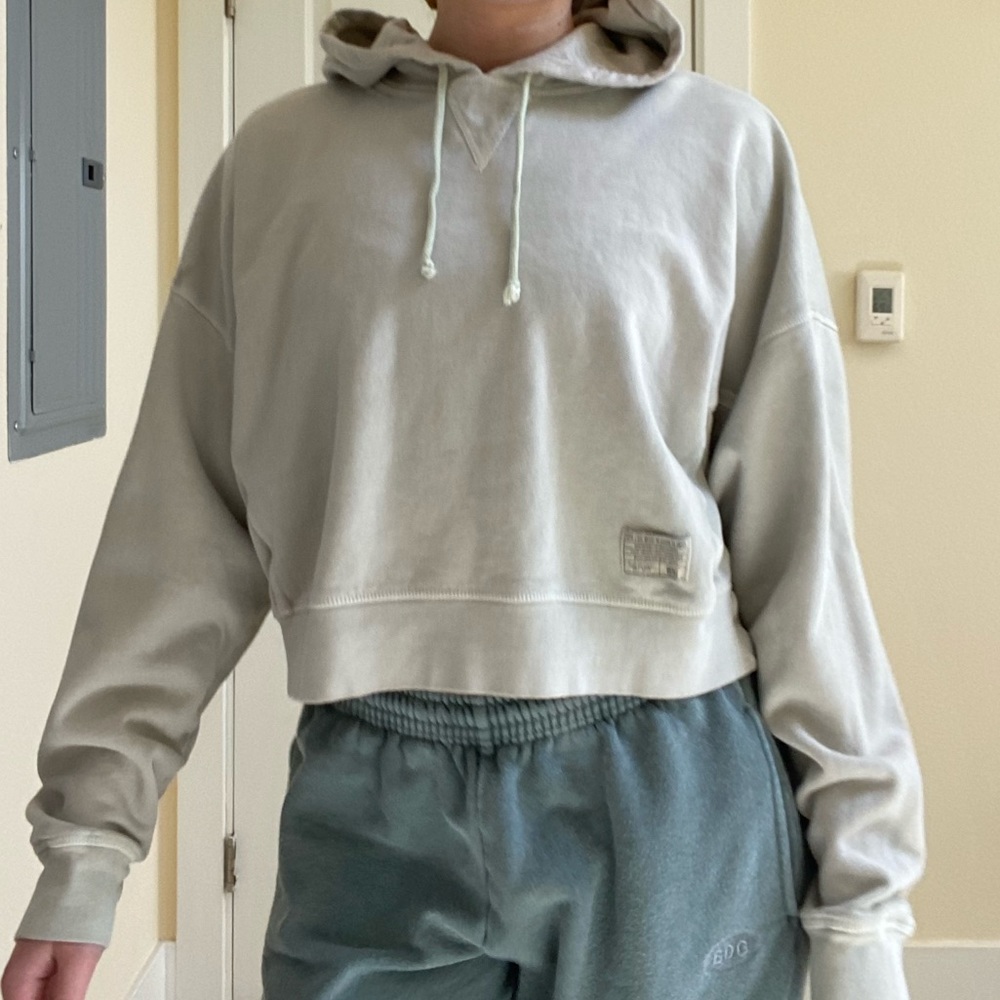 URBAN OUTFITTERS HOODIE